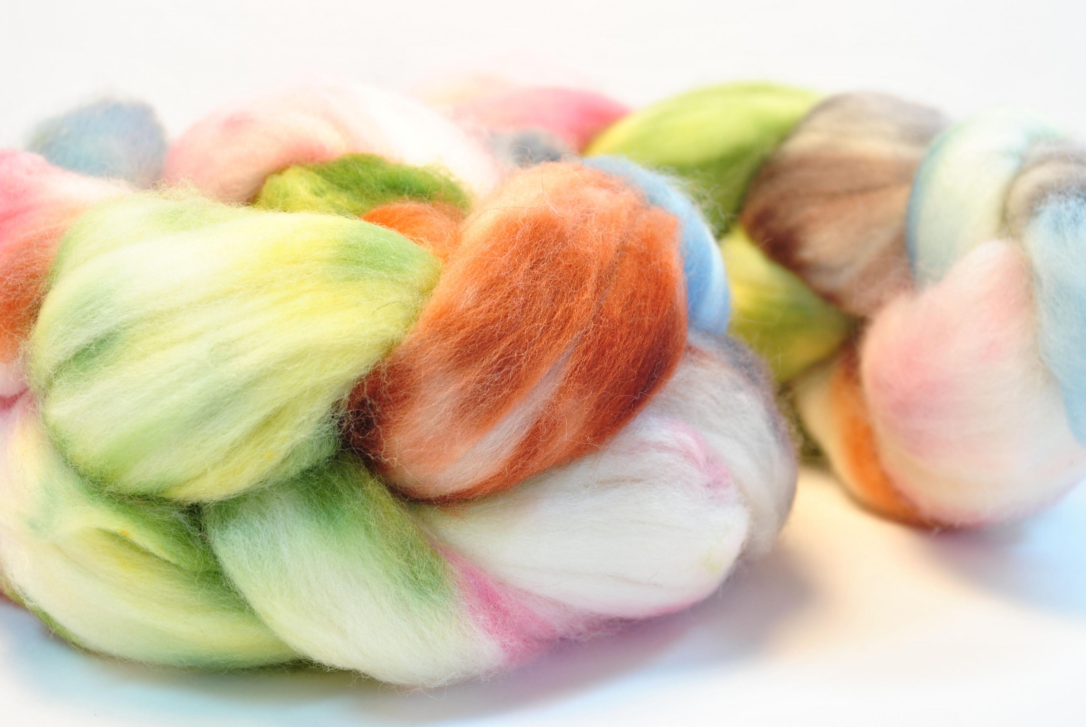Superwash Merino Lambswool Combed Top Hand Painted Wool Roving 4.1 Oz